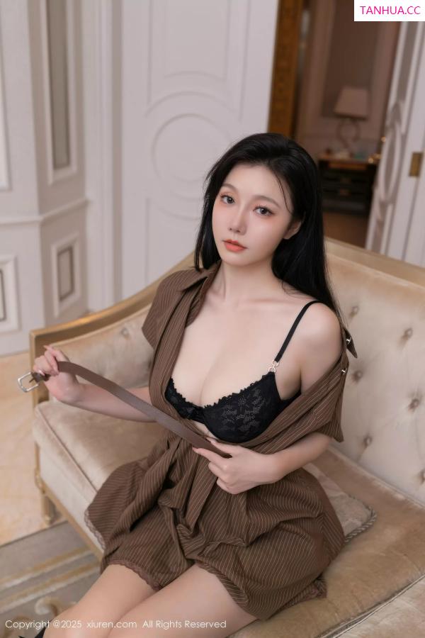 安然Maleah  [XiuRen]高清写真图 2025.10.14 No.10867 安然anran 深色连衣短第38张图片